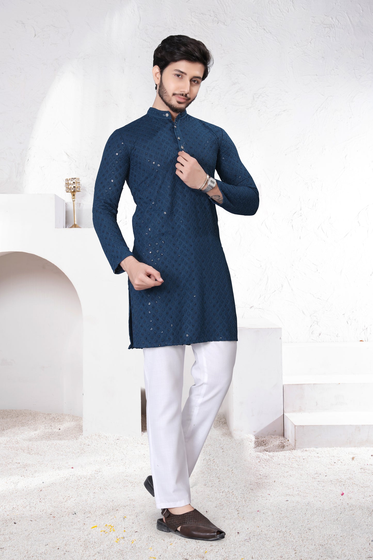 LUCKNOWI CHIKANKARI KURTA