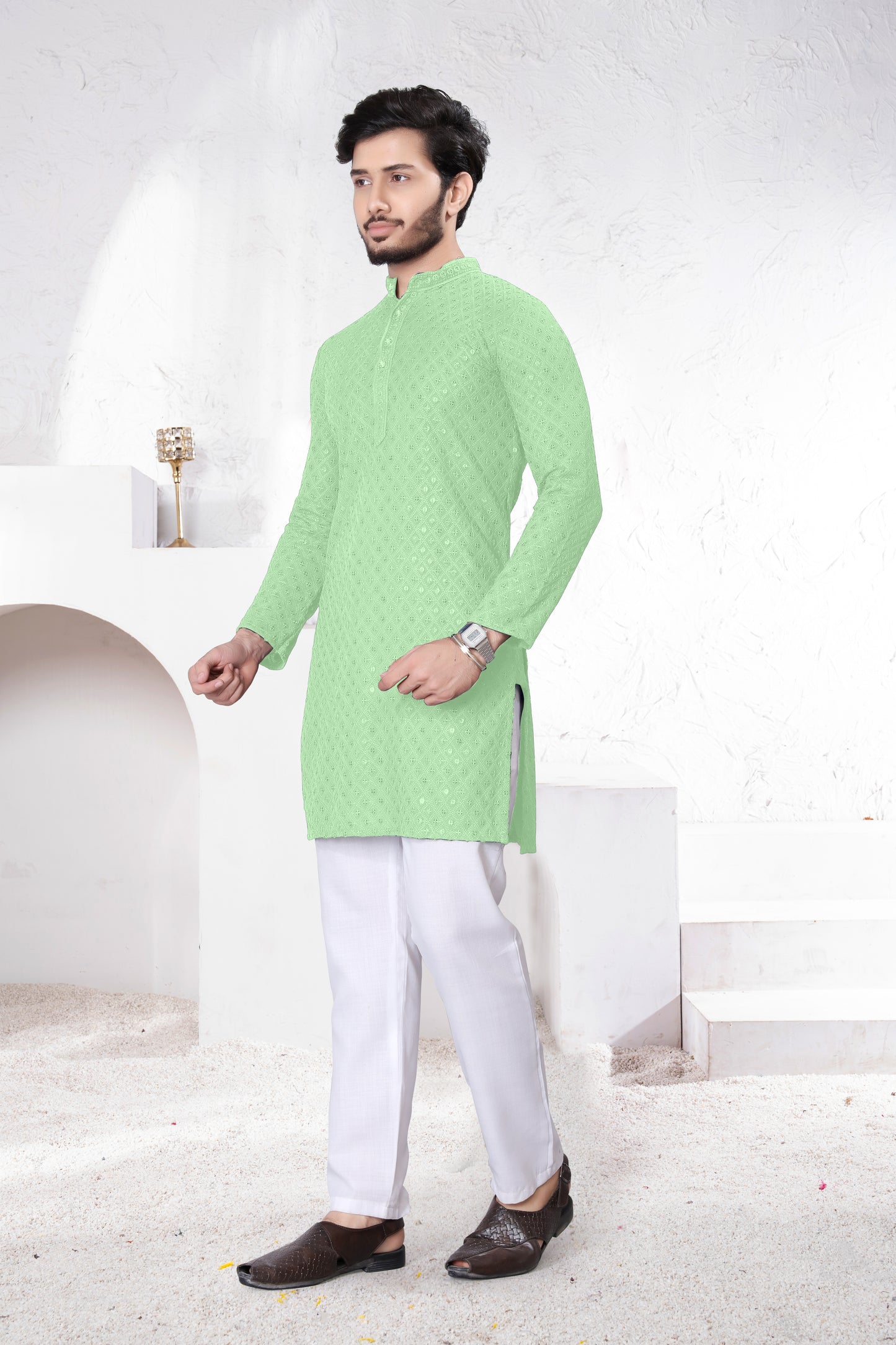 LUCKNOWI CHIKANKARI KURTA