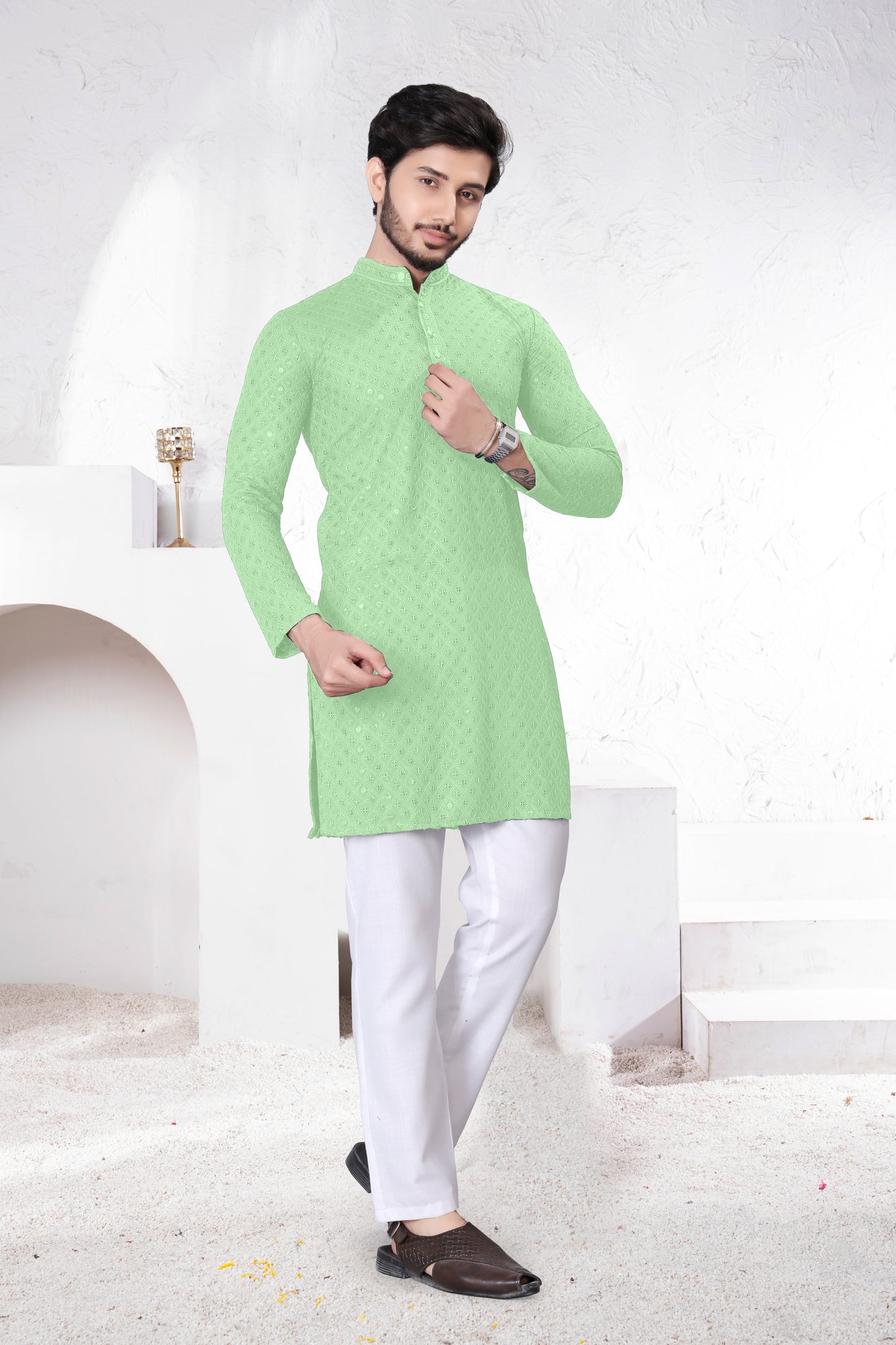 LUCKNOWI CHIKANKARI KURTA