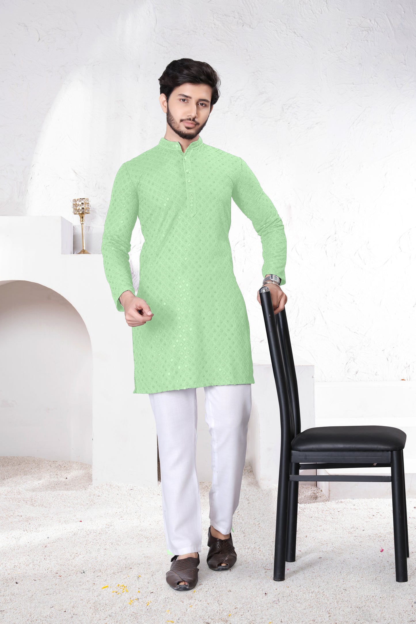 LUCKNOWI CHIKANKARI KURTA